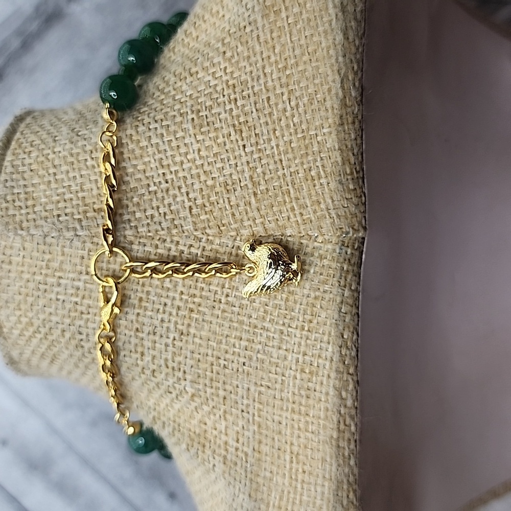 Emerald green gemstone beaded 22-inch necklace, 8/5 mm. - Picture 3 of 8
